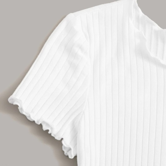 ✨ROMWE plain white top - Picture 2 of 2